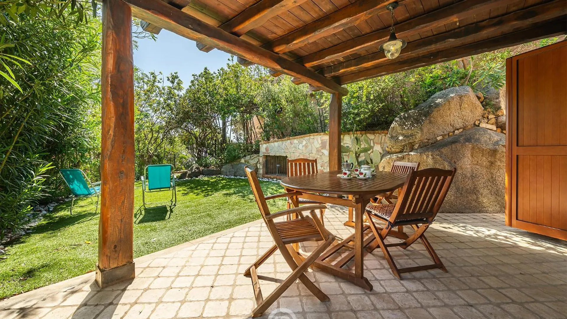 Feriehus Alessandra Garden Hideaway Simius