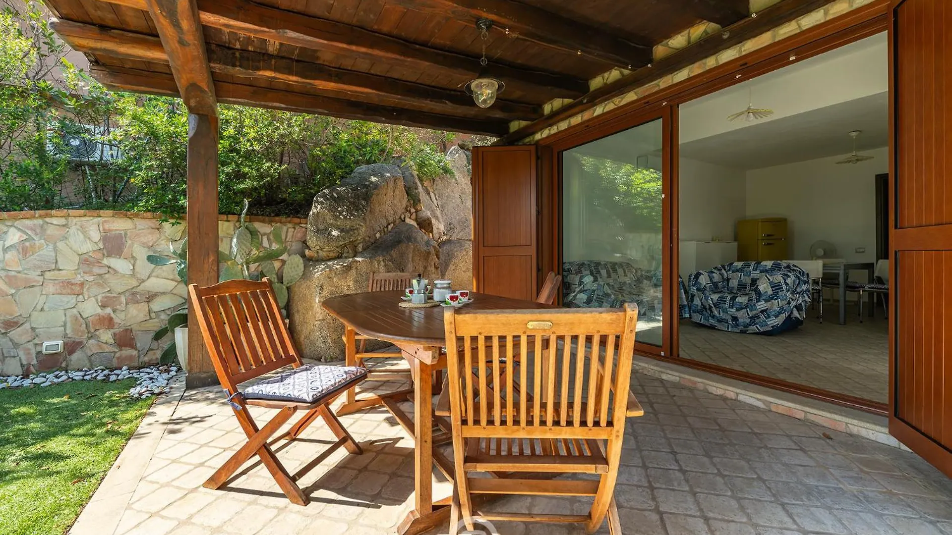 Alessandra Garden Hideaway Simius Italien